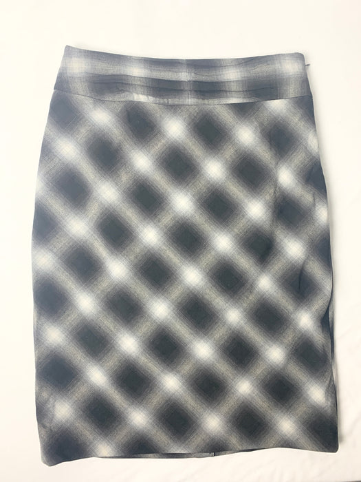 The limited Woman’s skirt size 2