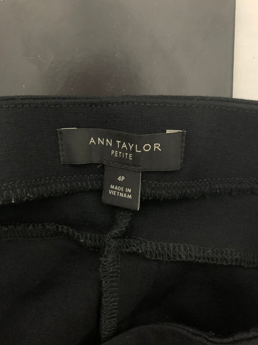 Ann Taylor Womans skirt size 4p