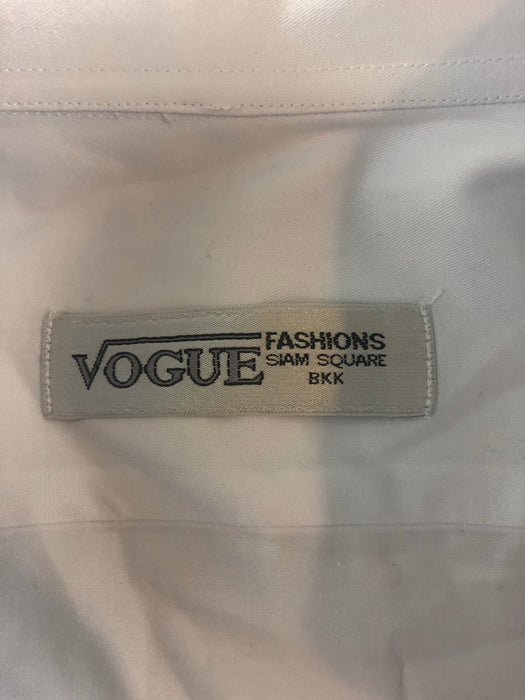 Vogue fashions men’s dress shirt