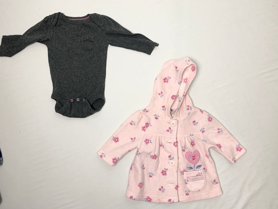 Bundle baby girl clothes size 3 to 6 months