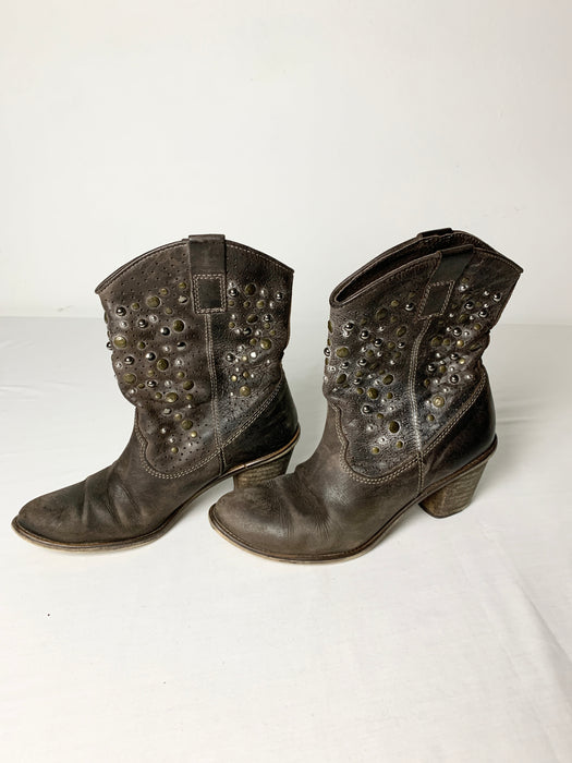 Lavorazione Artigiana Womans boot size 6.5