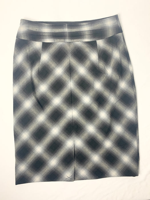 The limited Woman’s skirt size 2